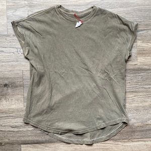Le bon shoppe Ease Tee